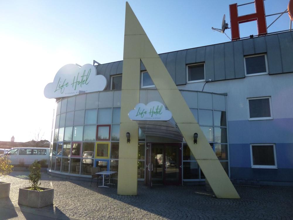 Lifehotel Vienna Airport Fischamend Eksteriør billede