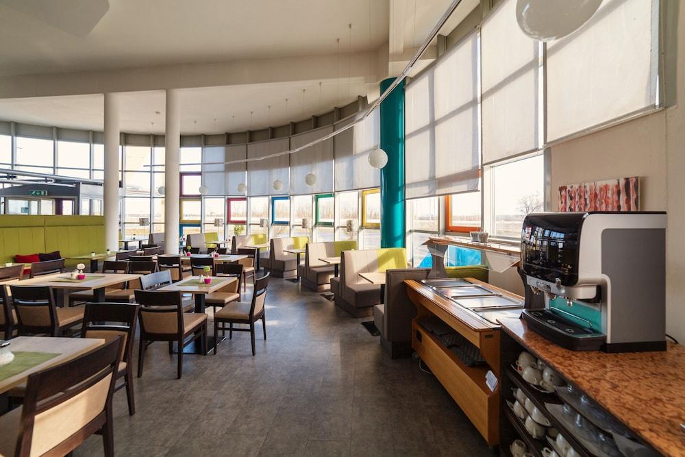 Lifehotel Vienna Airport Fischamend Eksteriør billede
