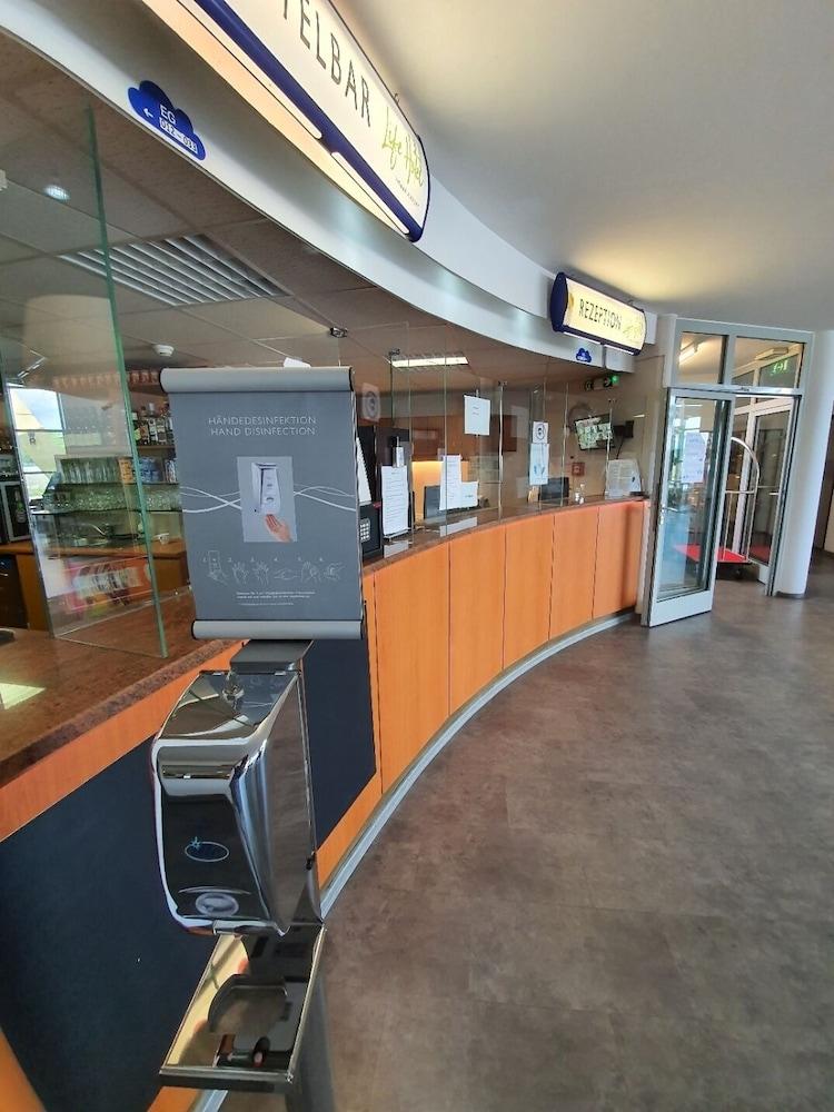 Lifehotel Vienna Airport Fischamend Eksteriør billede